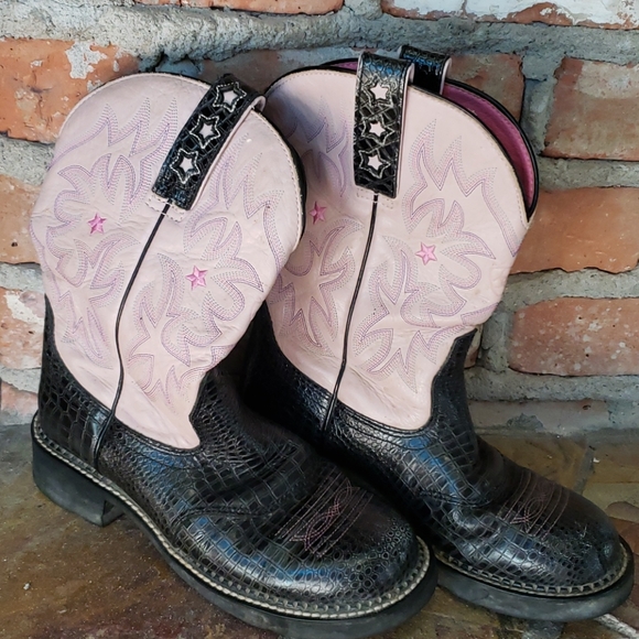 Ariat Shoes - Ariat Black Alligator Print Round Toe Size 8b